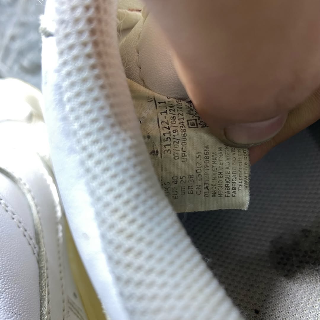 Nike Shoes Size (40)