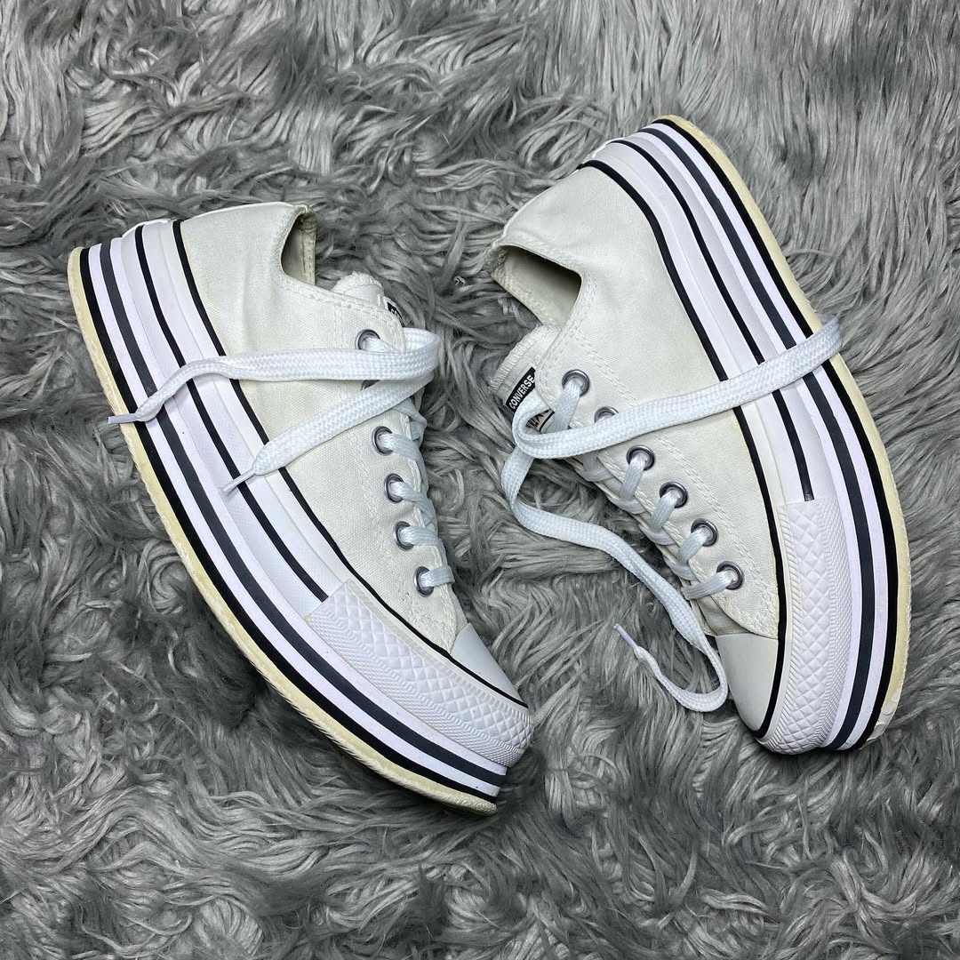 Converse Low Top (38)