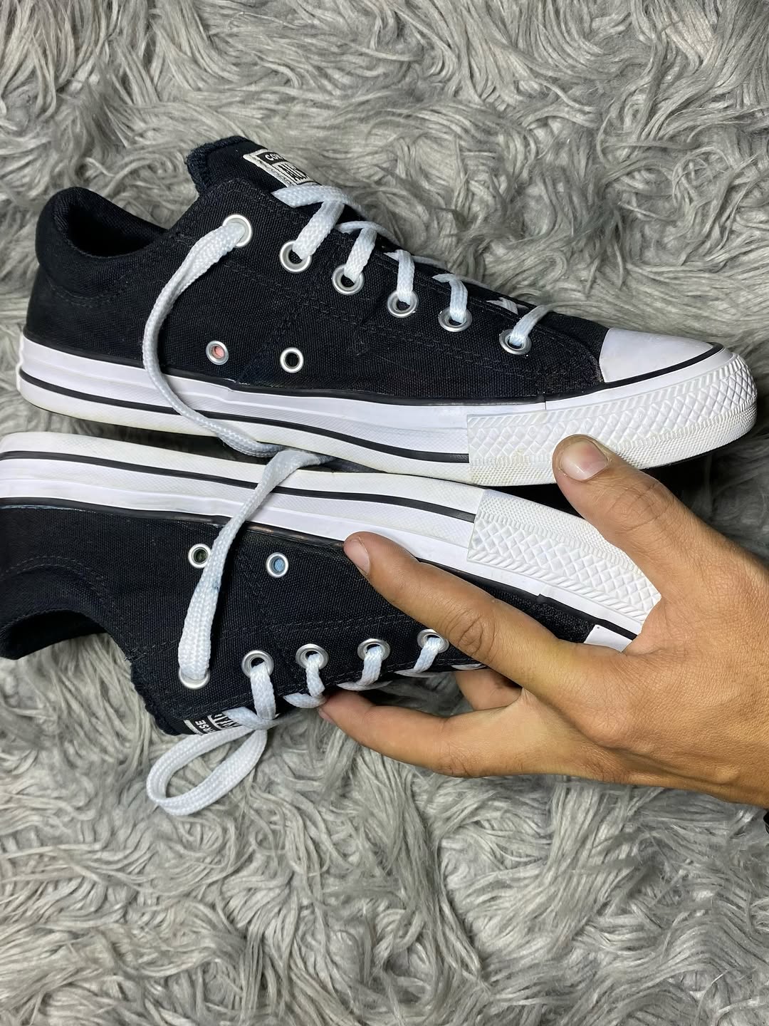 Converse Low Top (41.5)