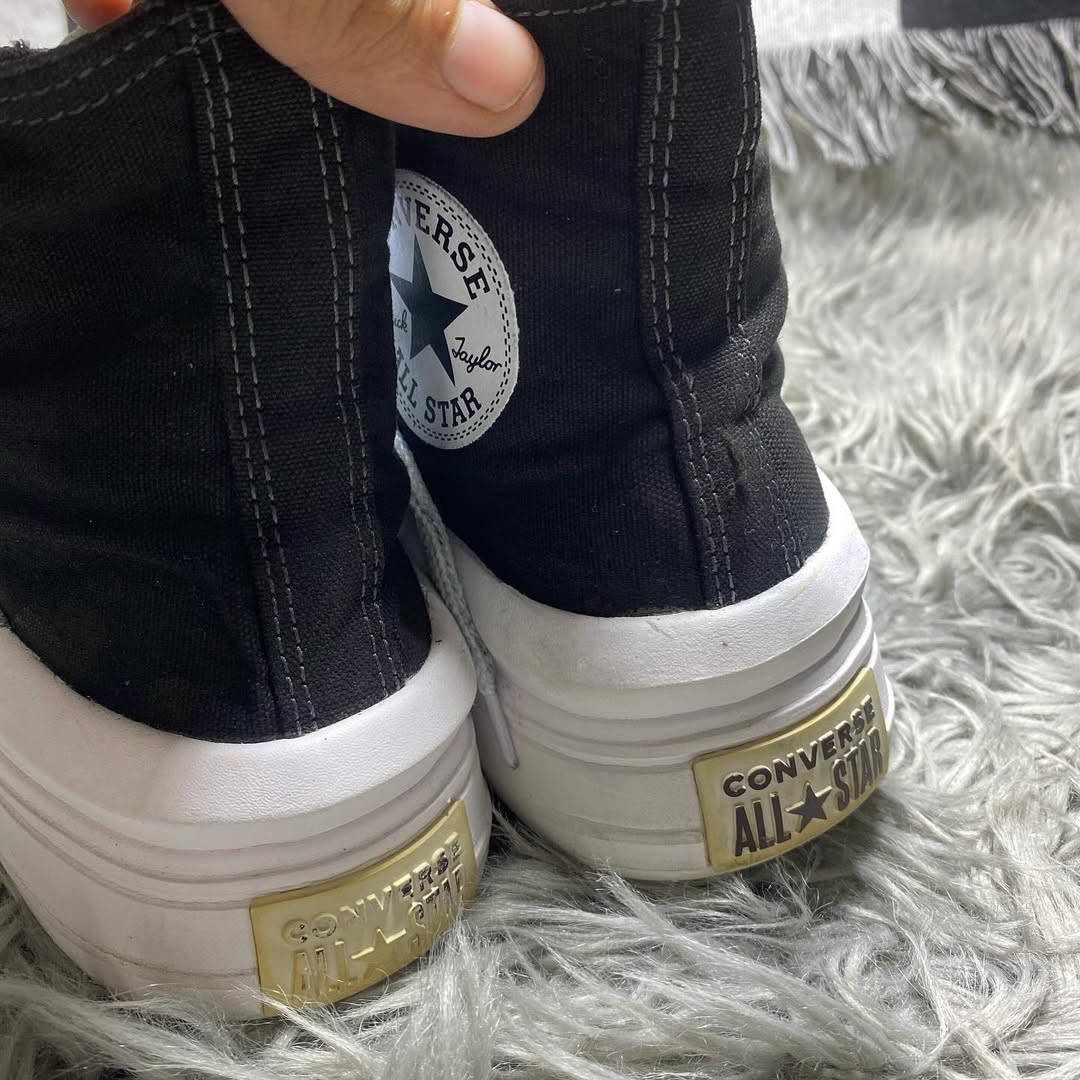 Converse High Top (39.5)