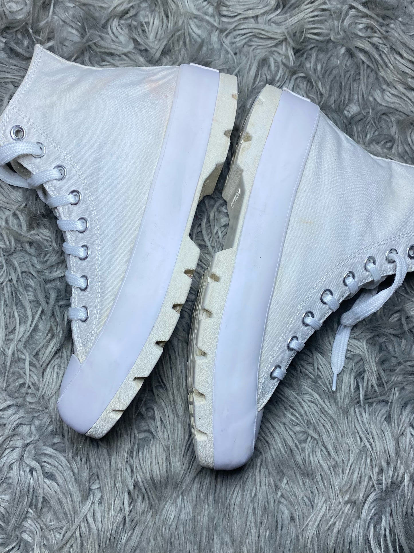 Converse High Top (41)