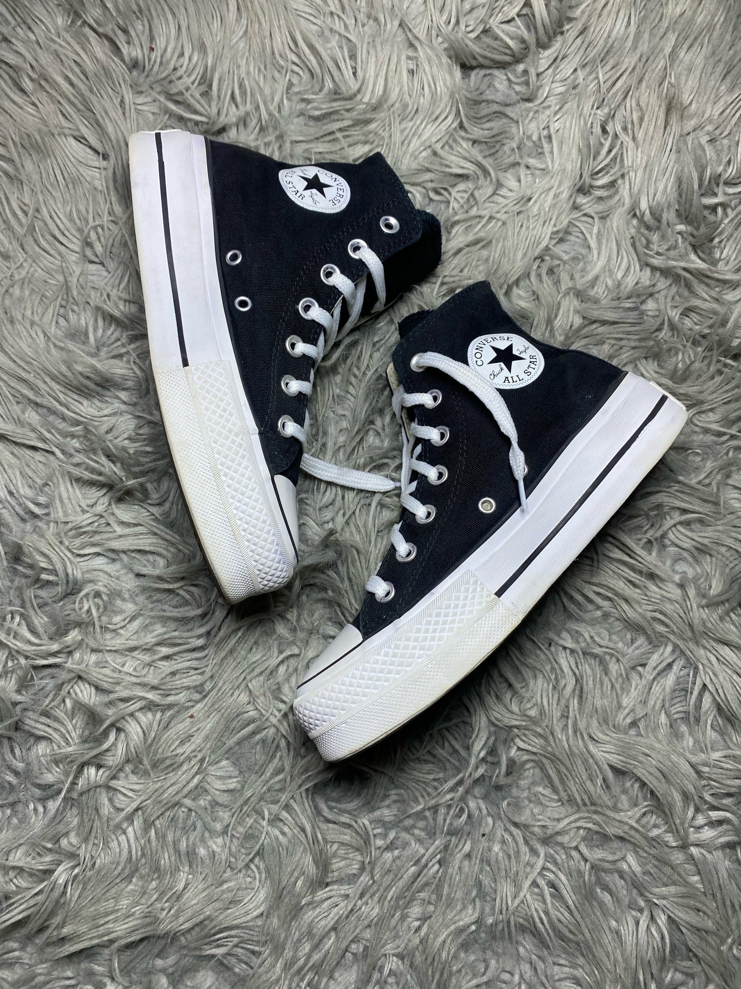 Converse High Top (36.5)