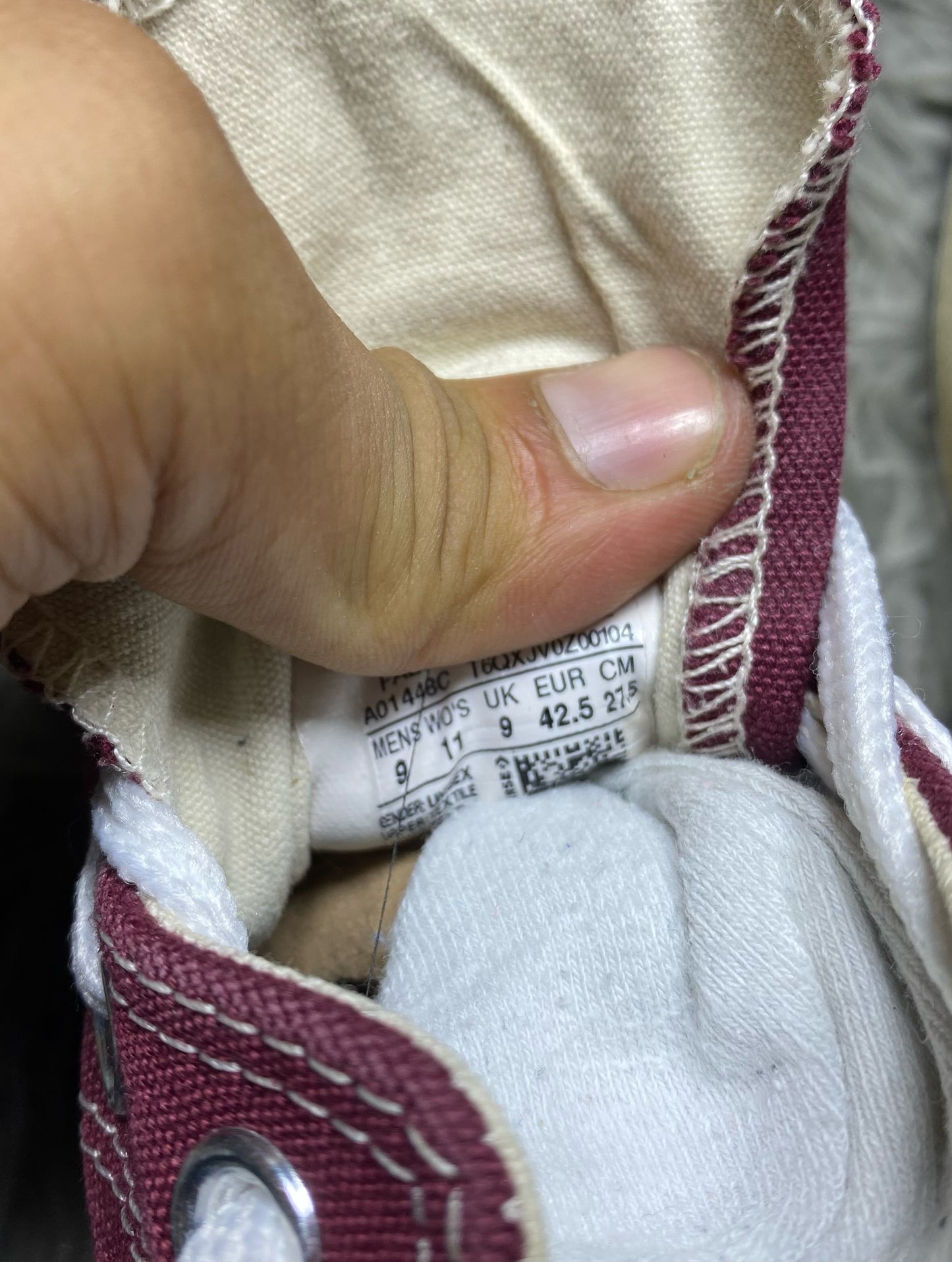 Converse High Top (42.5)