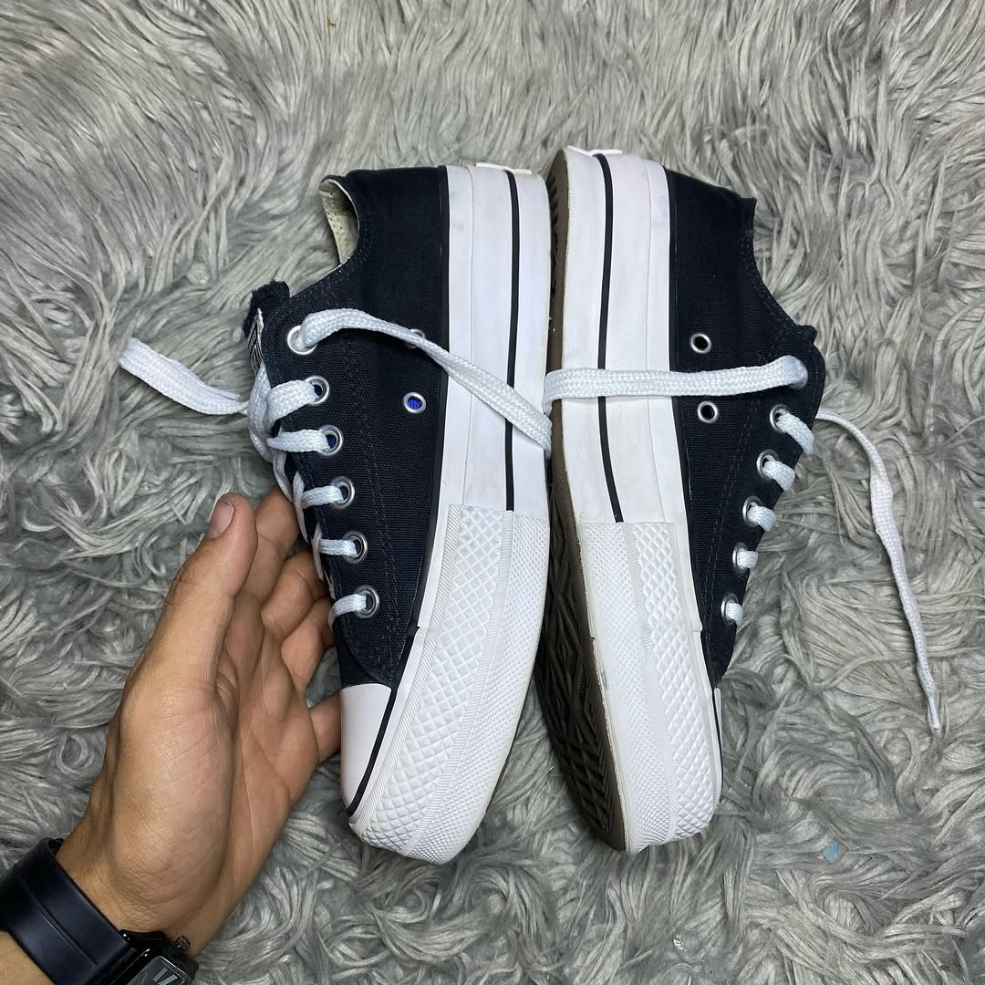 Converse Low Top (37.5)