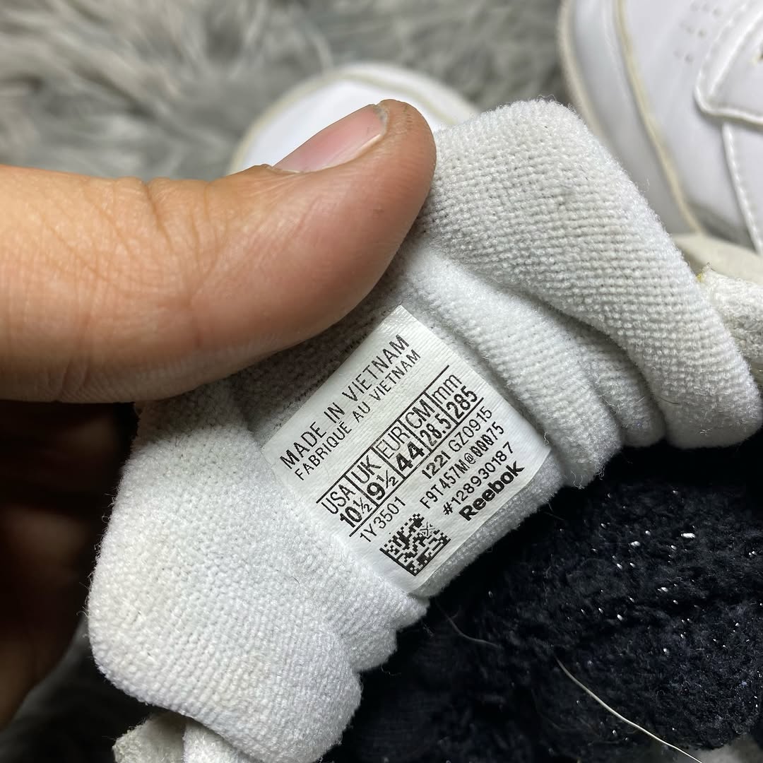 Reebok Vegan Shoes Size (44)