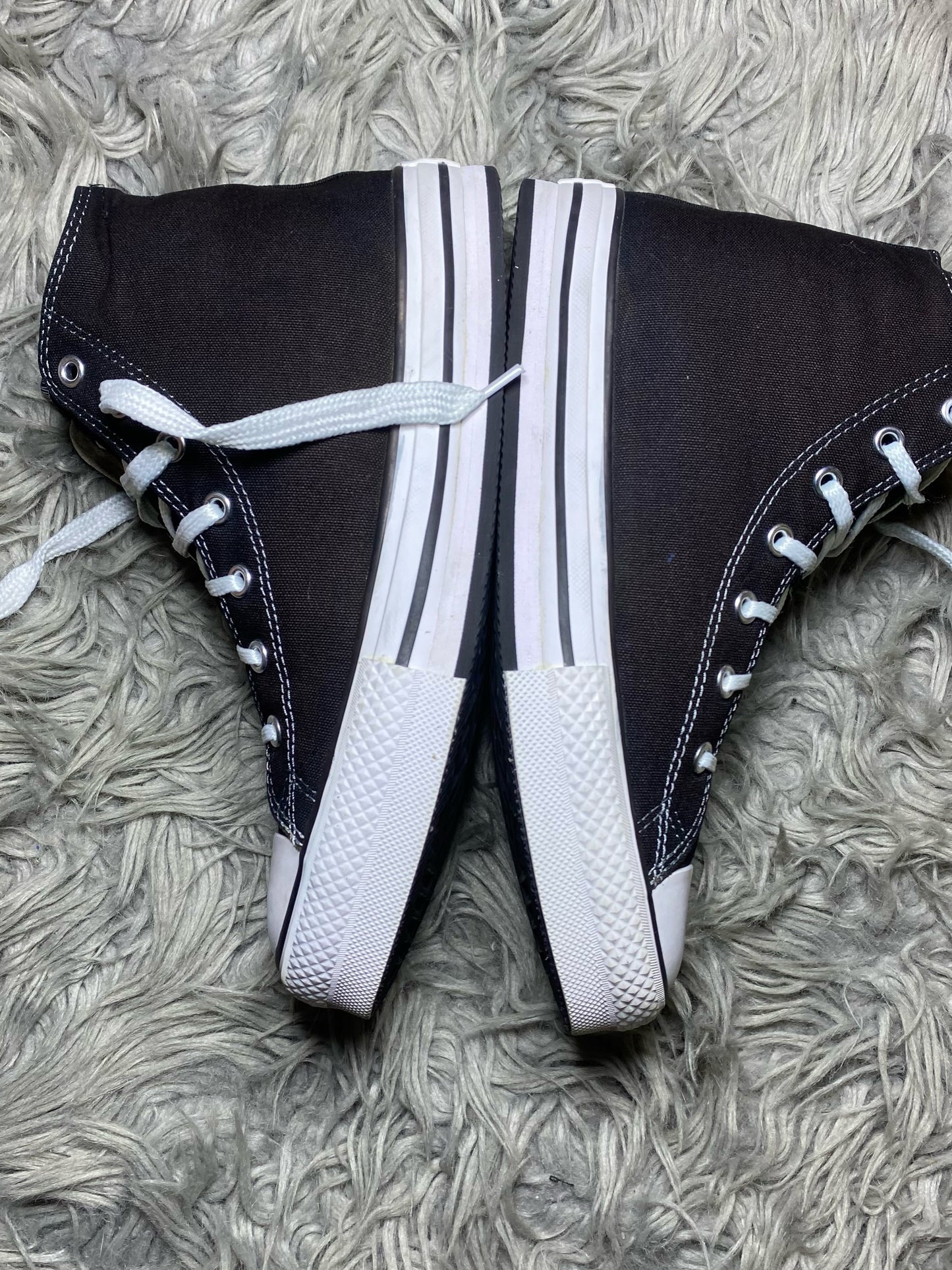 Converse High Top (38.5)