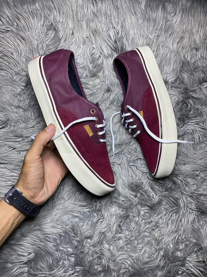 Vans Low Top (42.5) 2540