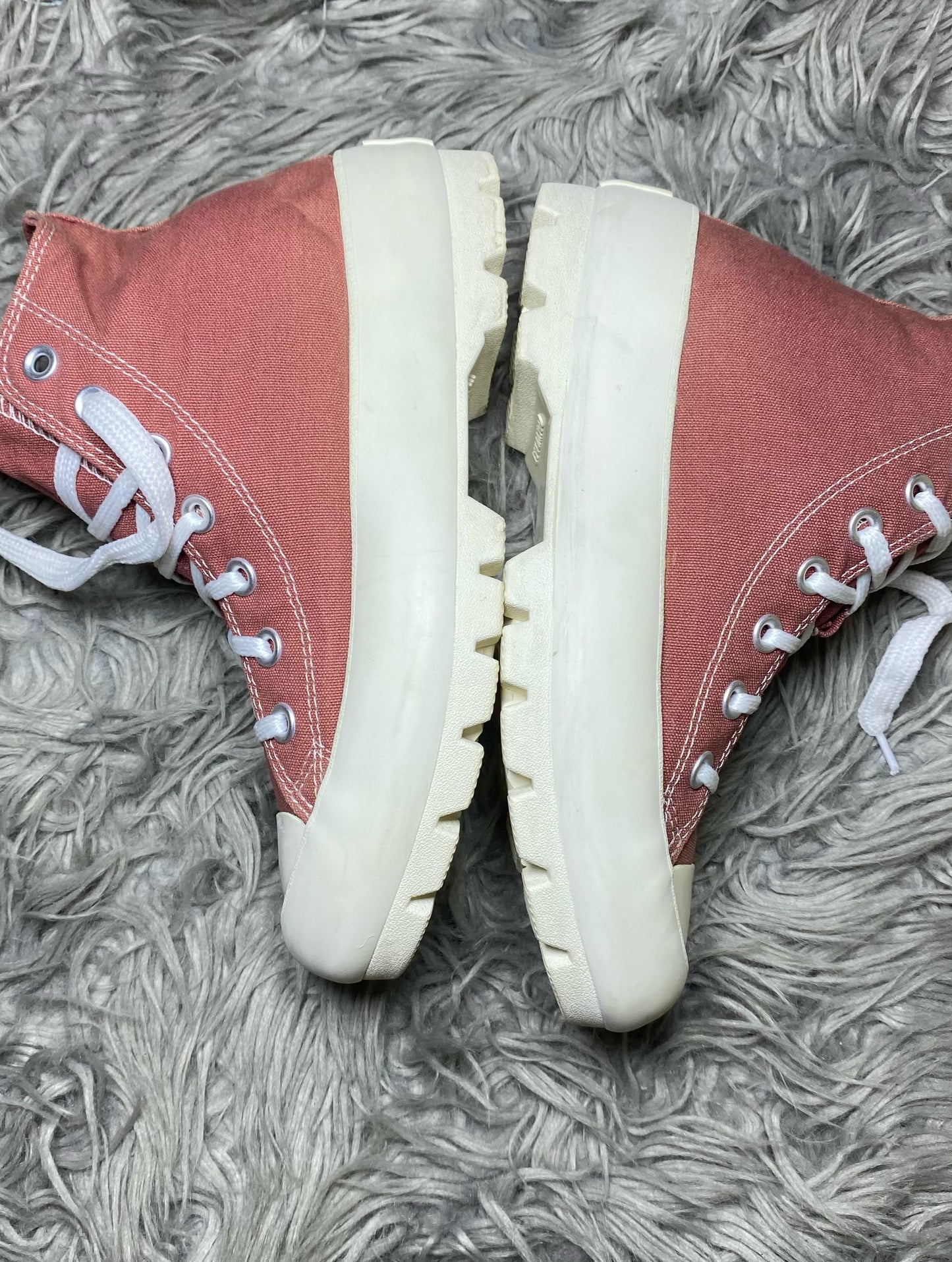 Converse High Top (37.5)