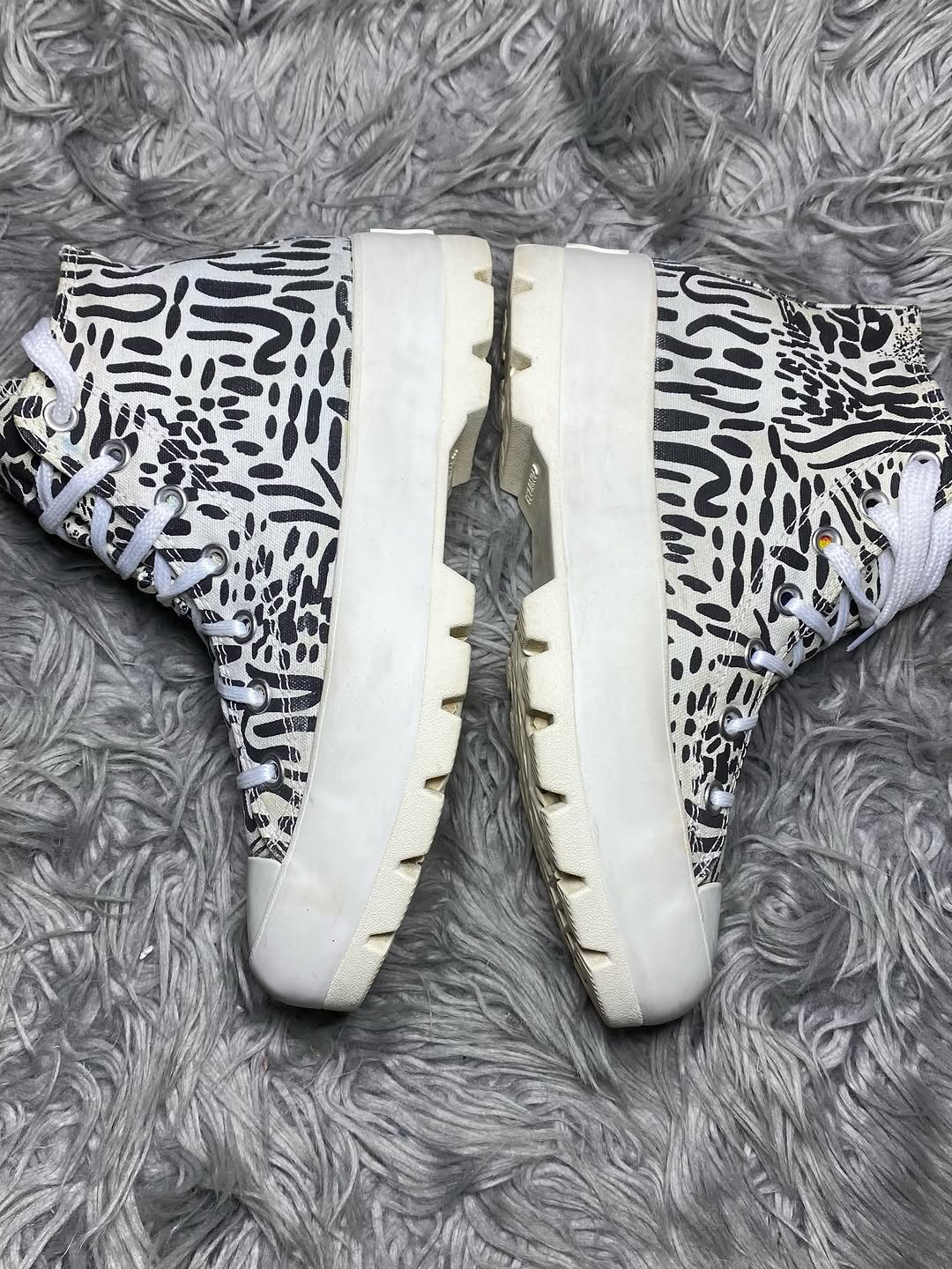 Converse High Top (39)