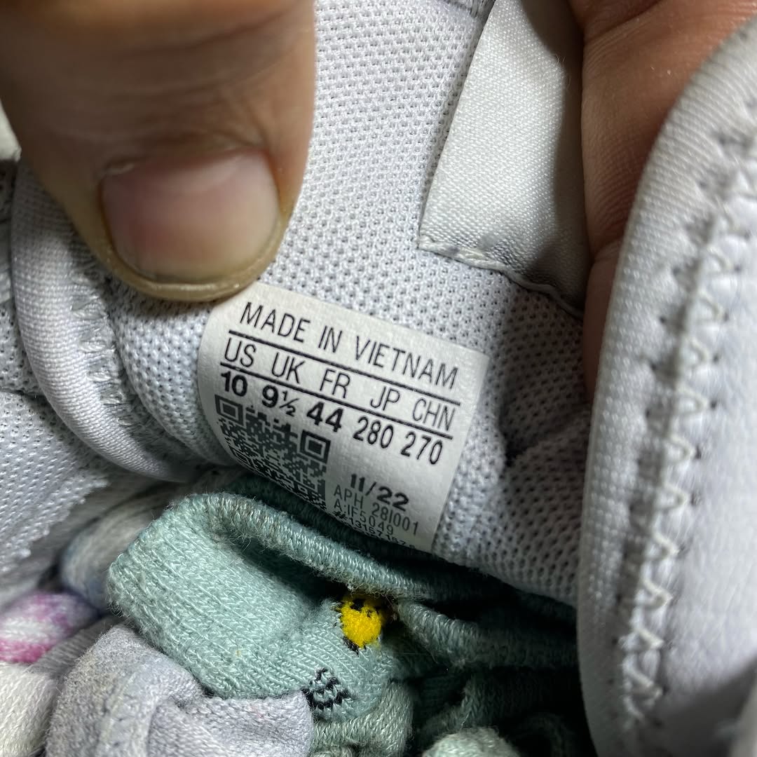 Adidas Shoes Size (44)