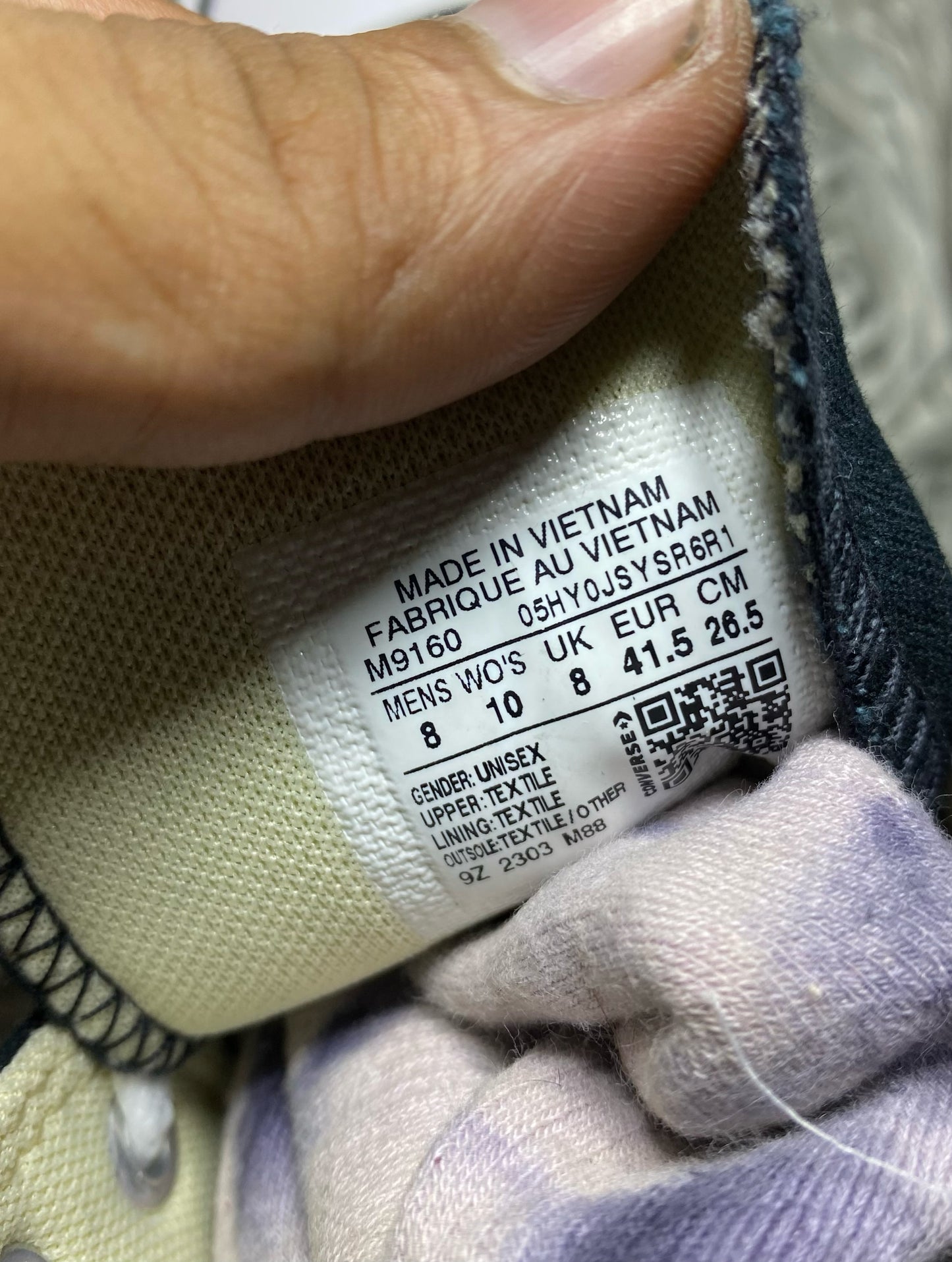 Converse High Top (41.5)