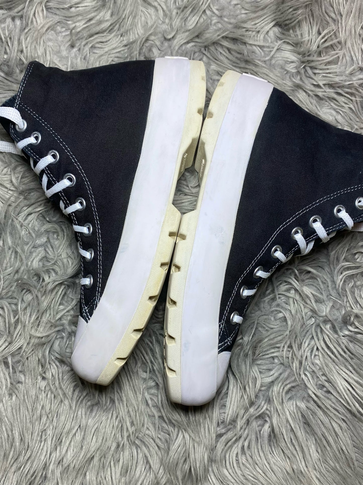 Converse High Top (42.5)