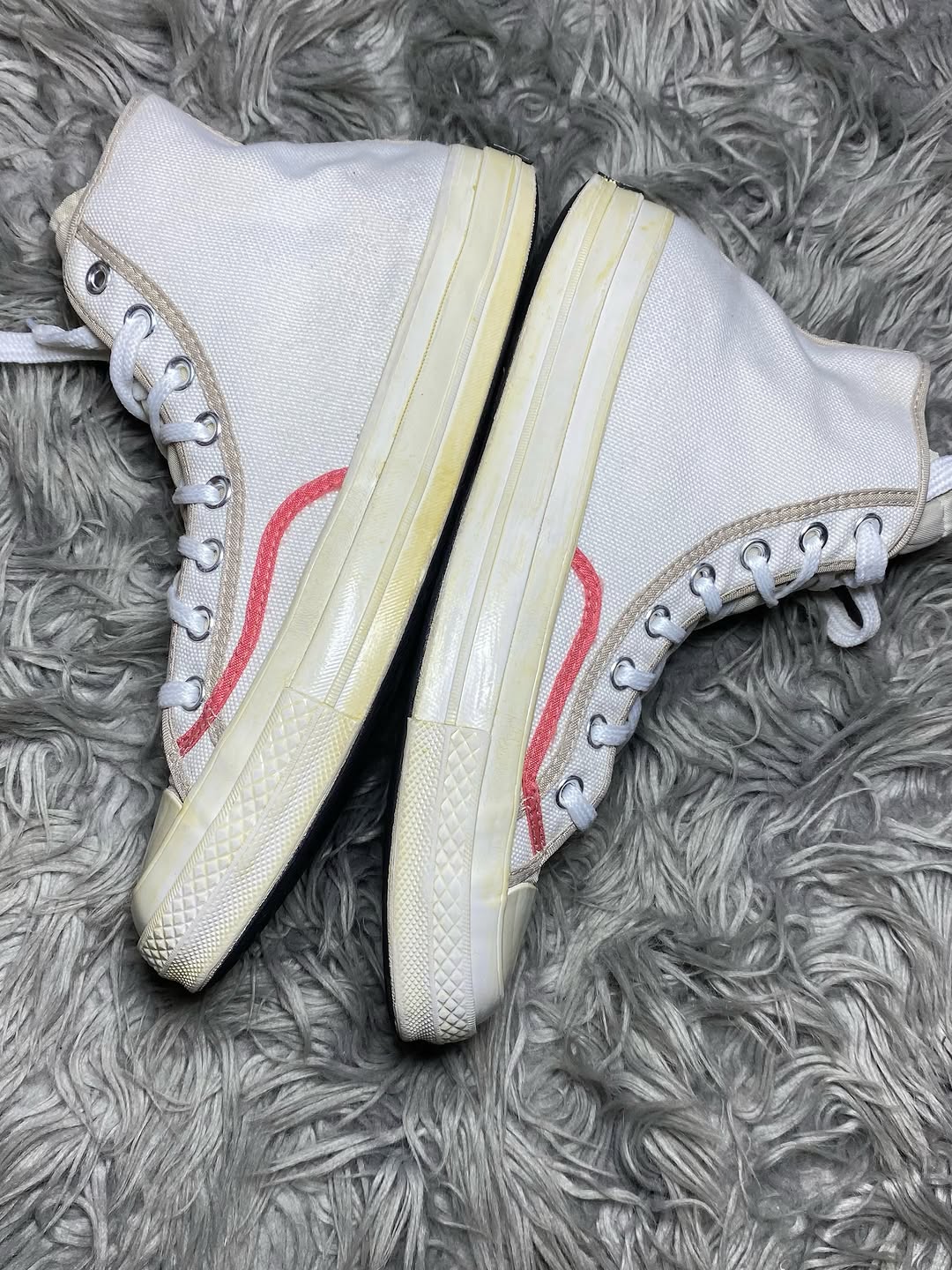 Converse High Top (42.5)