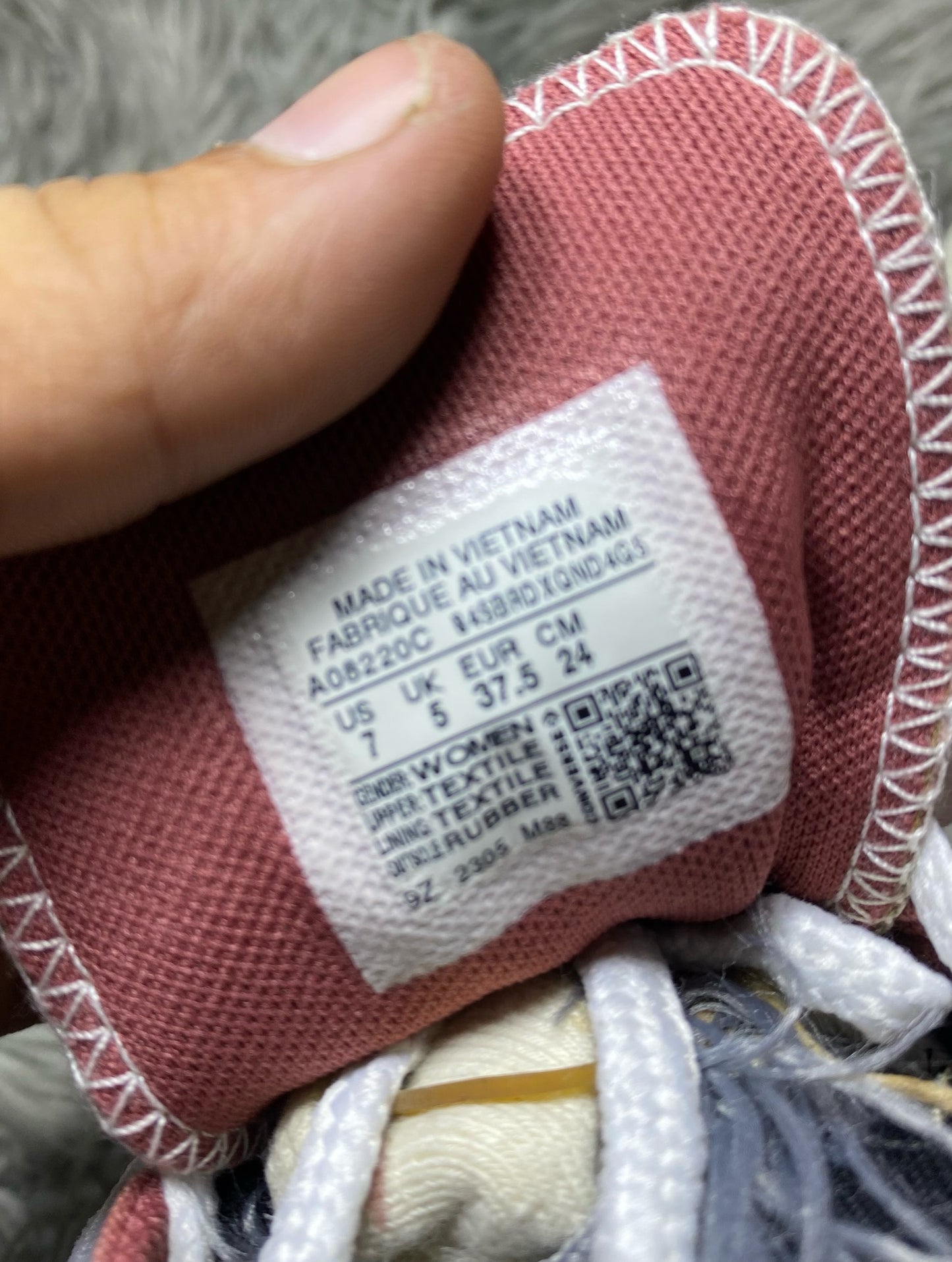 Converse High Top (37.5)