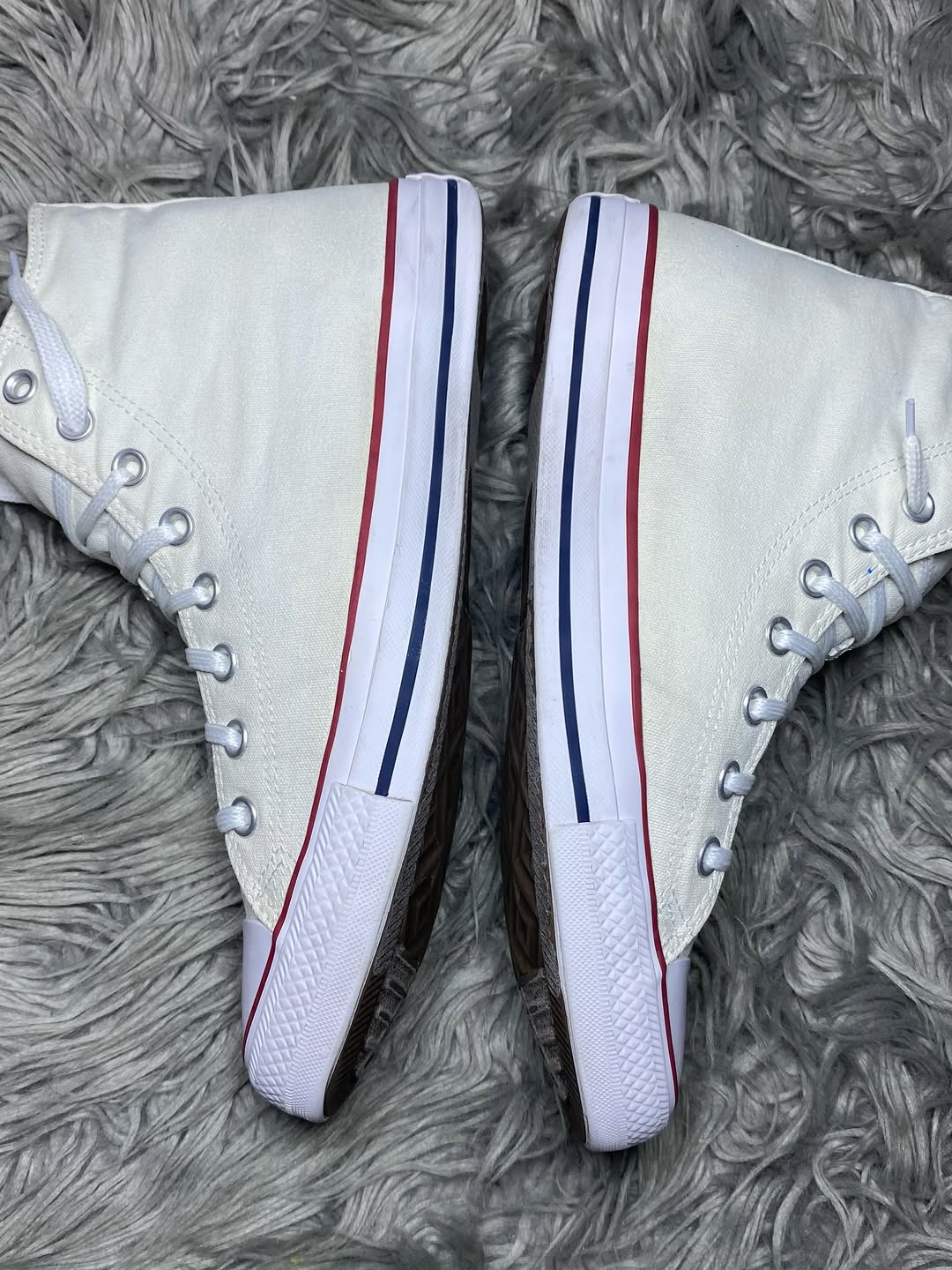 Converse High Top (42.5)