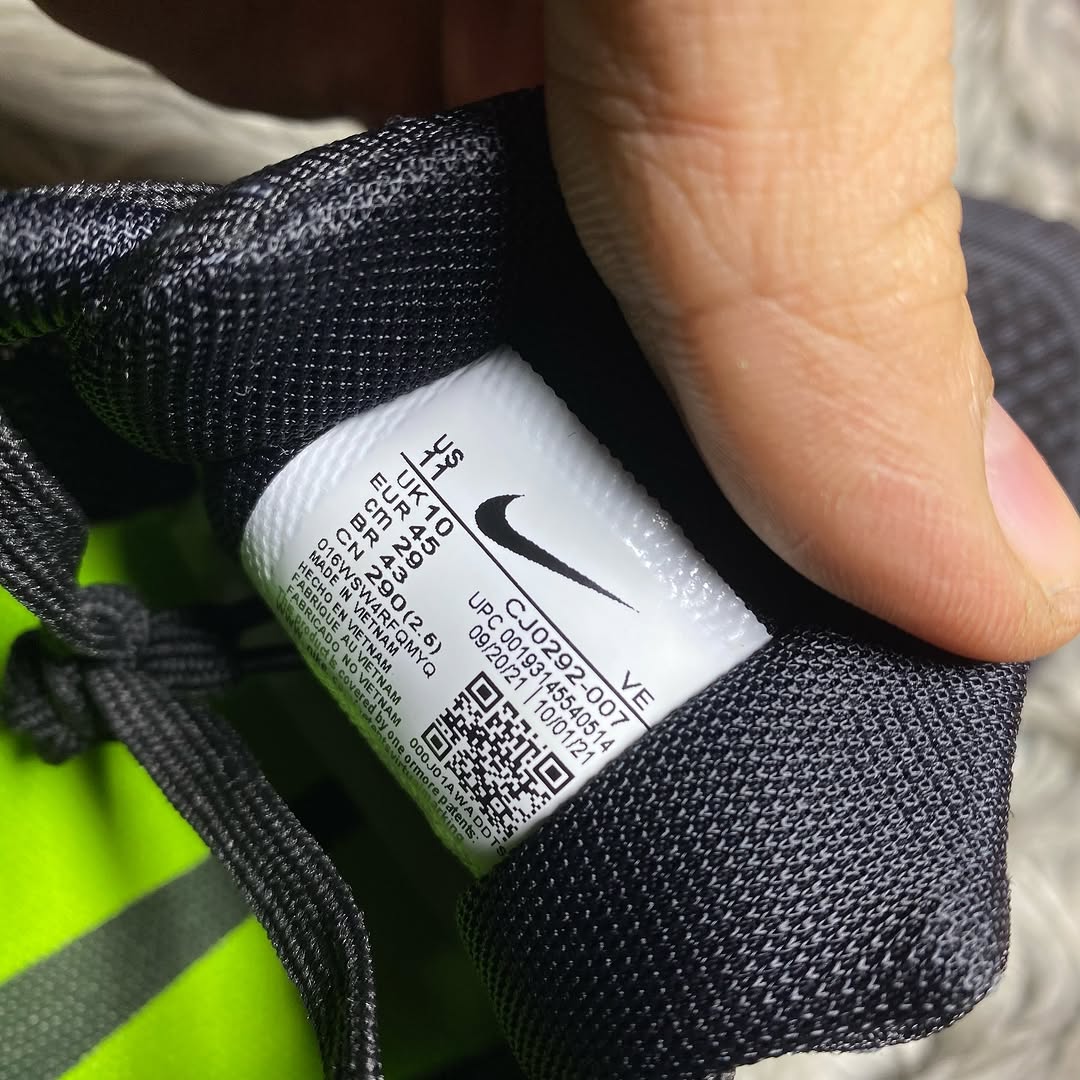 Nike ZoomX Series (Size 40) (MADE IN VIETNAM)