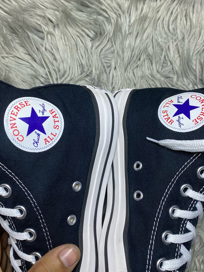 Converse High Top (39.5)