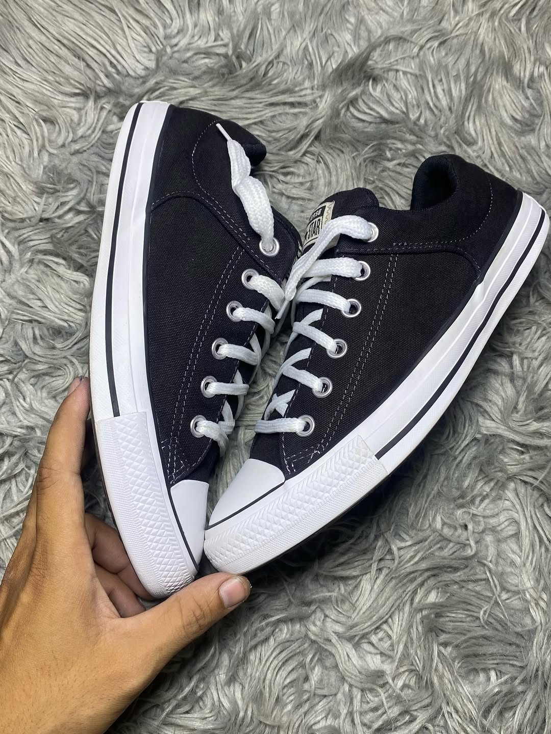 Converse Low Top (41.5)