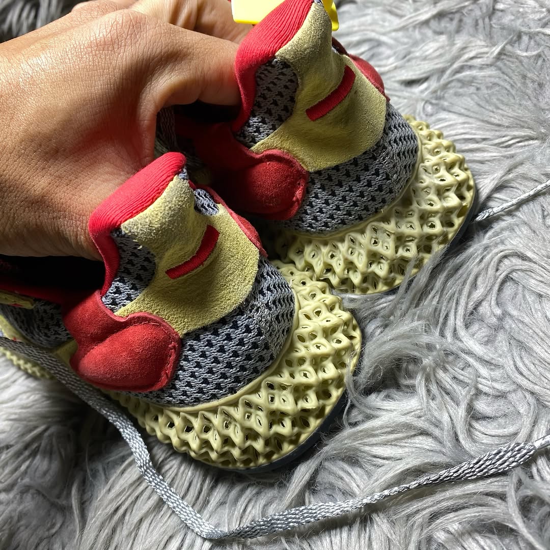 Joggers Adidas shoes (Size 41)