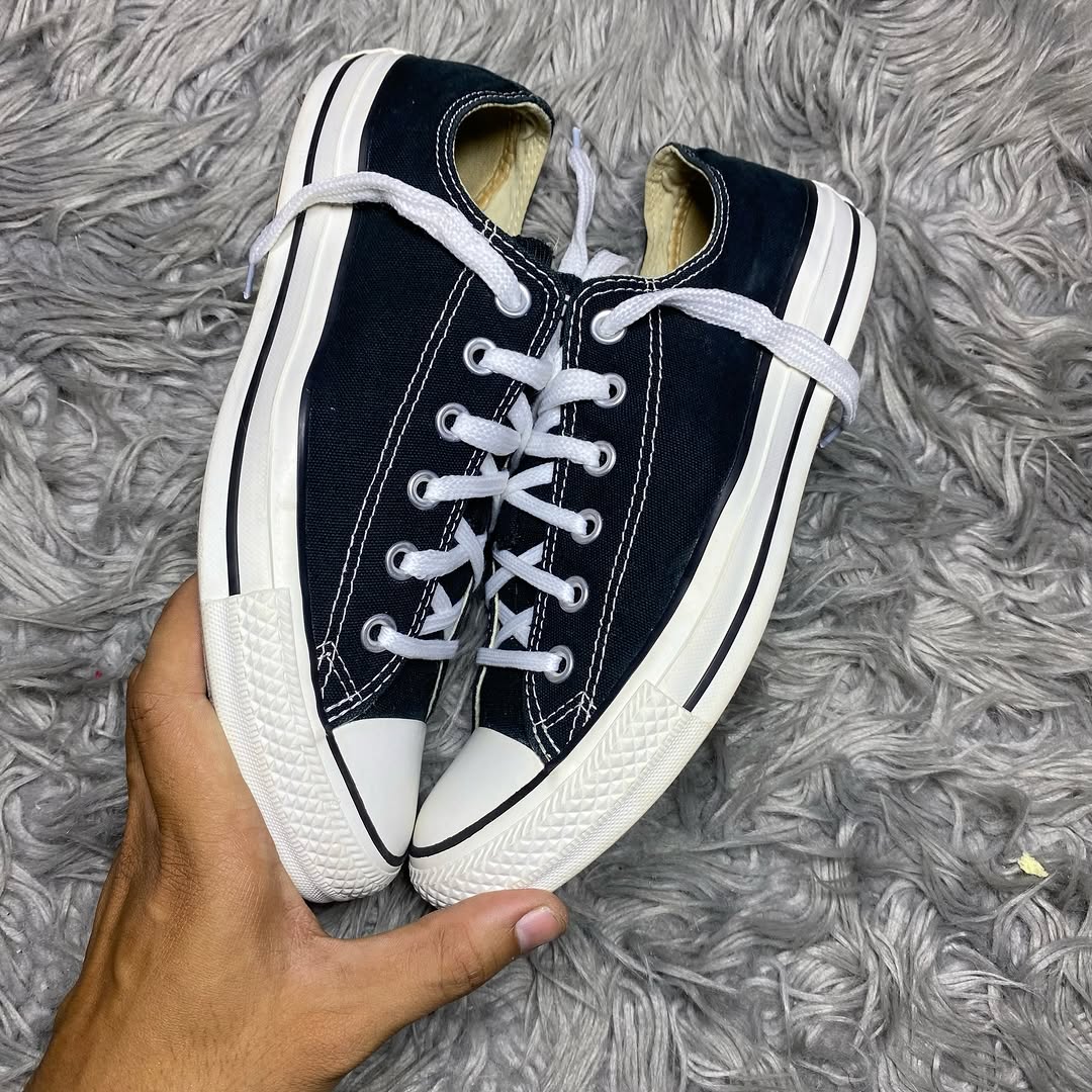 Converse Low Top (41)