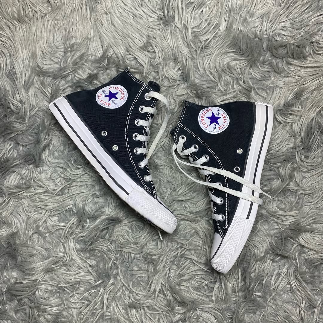 Converse High Top (37.5)