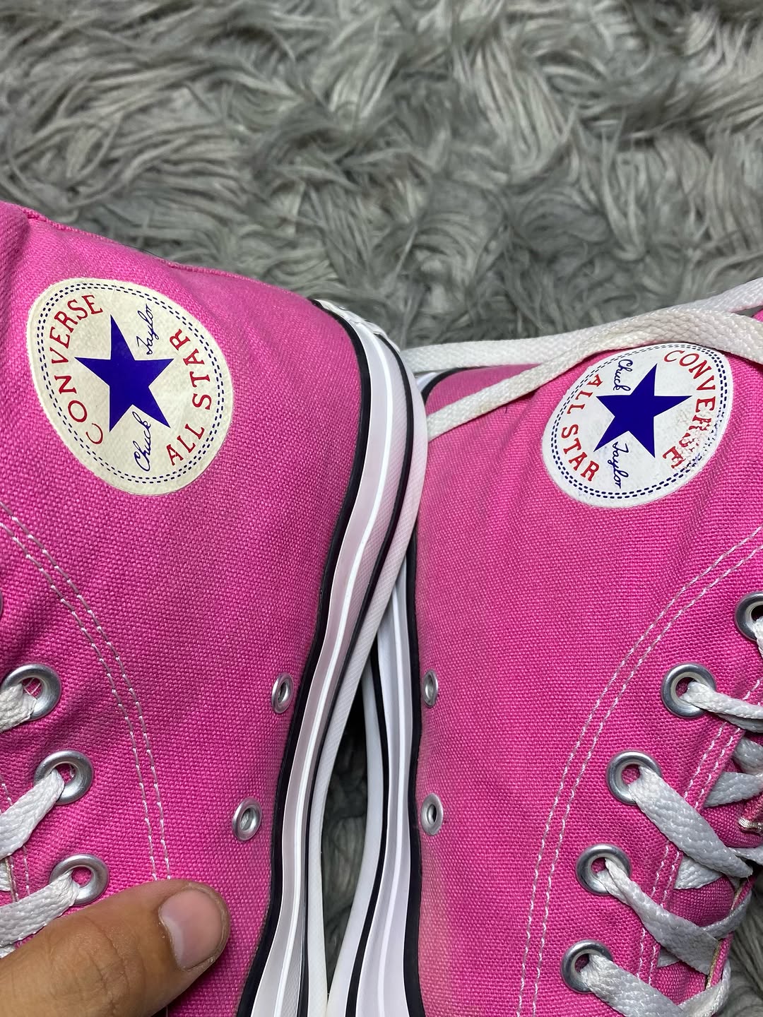 Converse High Top (42.5)
