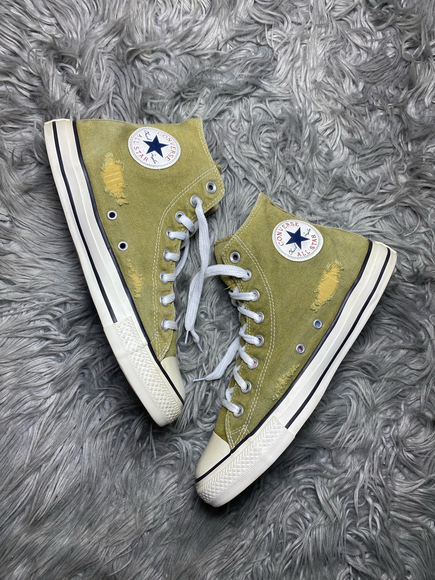 Converse High Top (42)
