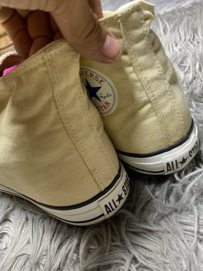 Converse High Top (42)