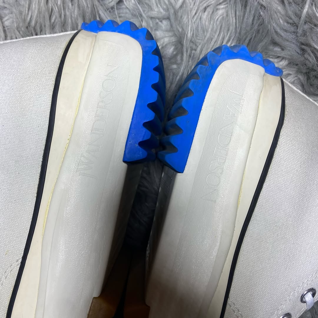 Converse High Top (41)