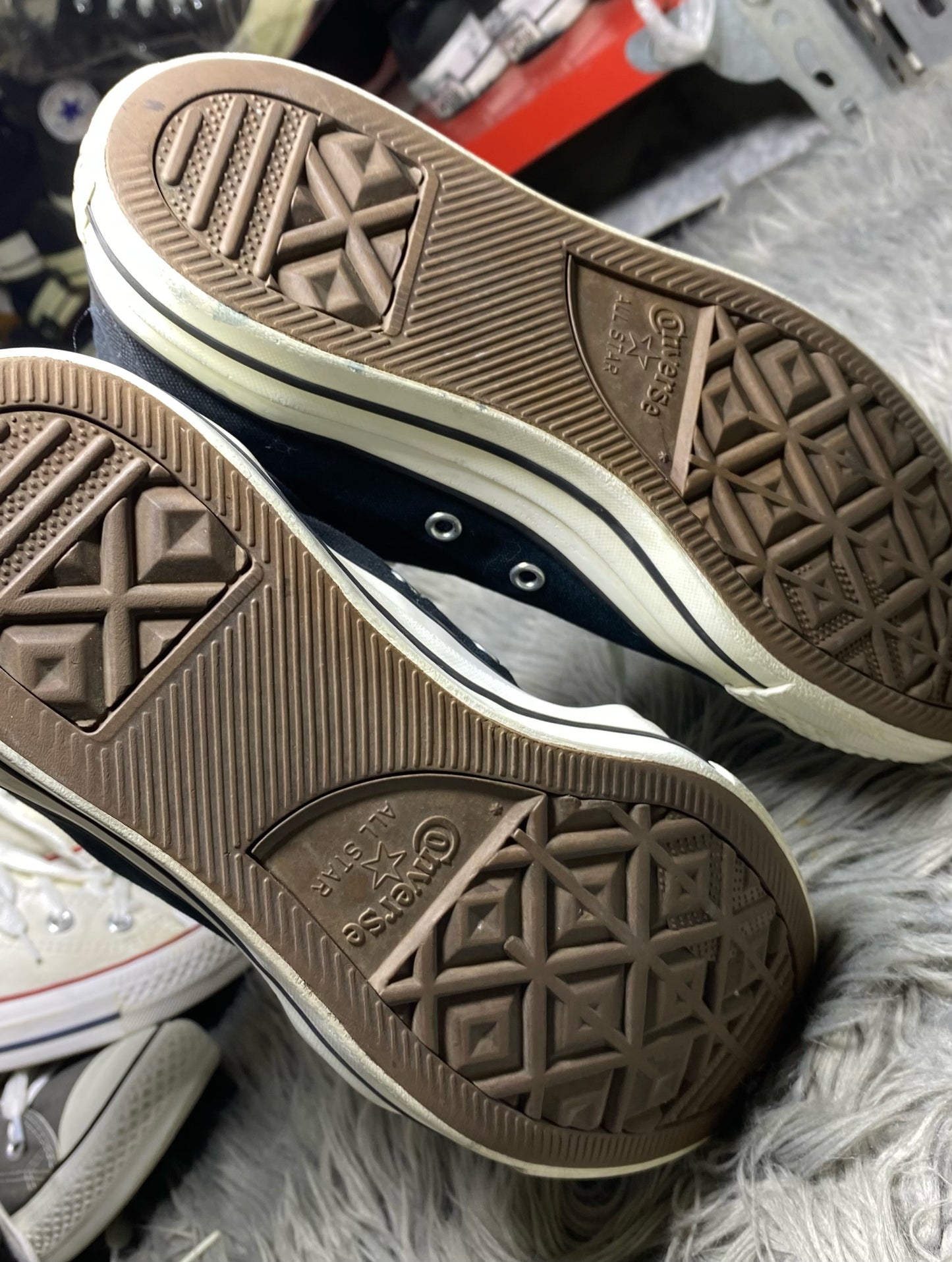 Converse High Top (42)