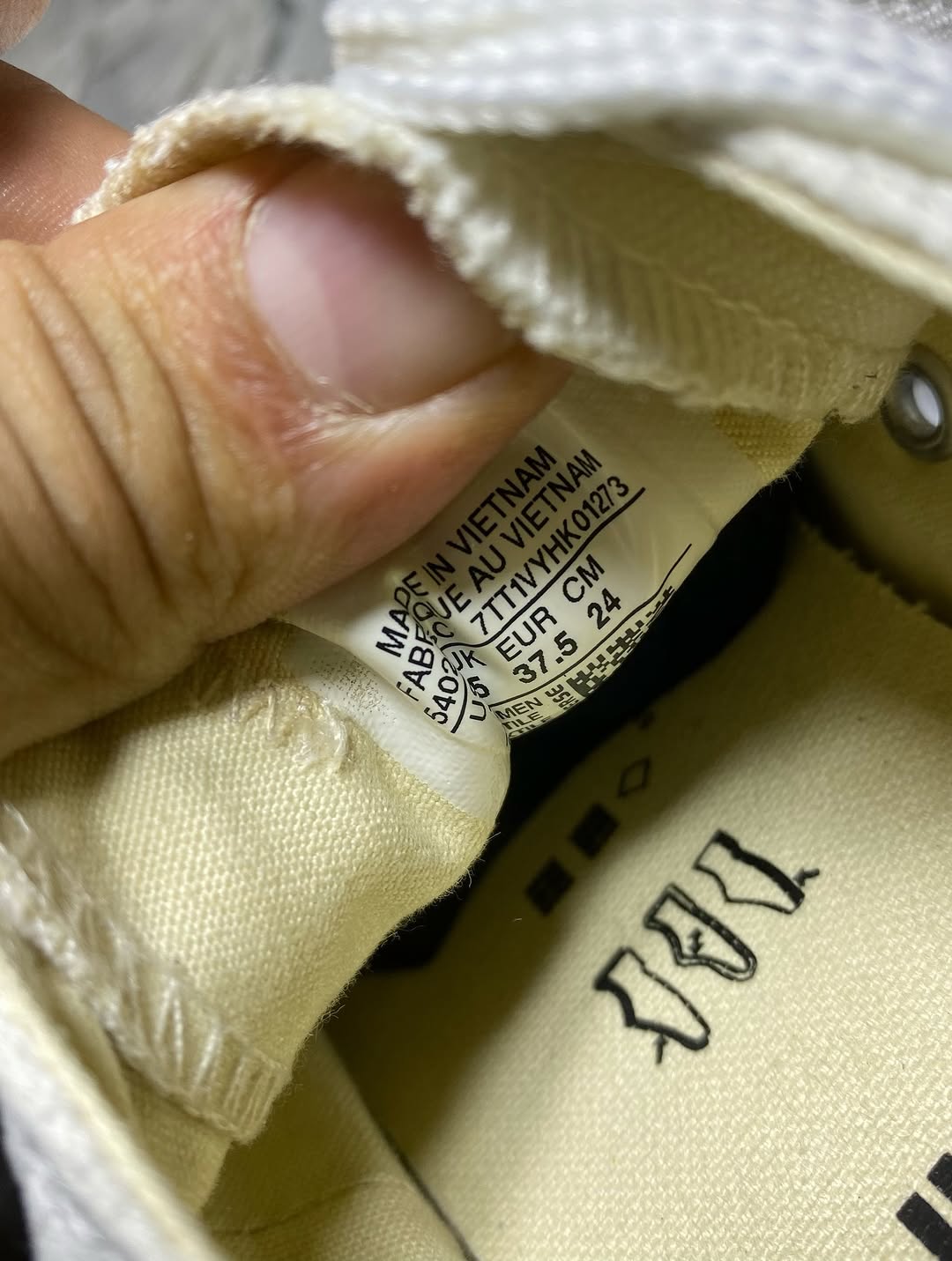 Converse Low Top (37.5)