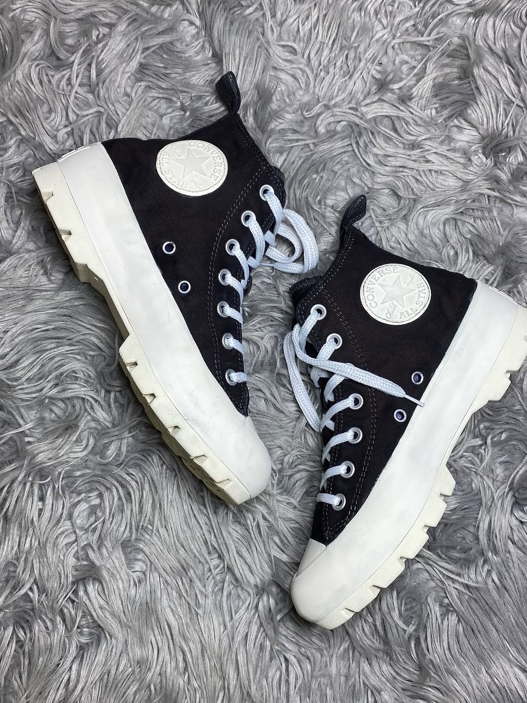 Converse High Top (37.5)